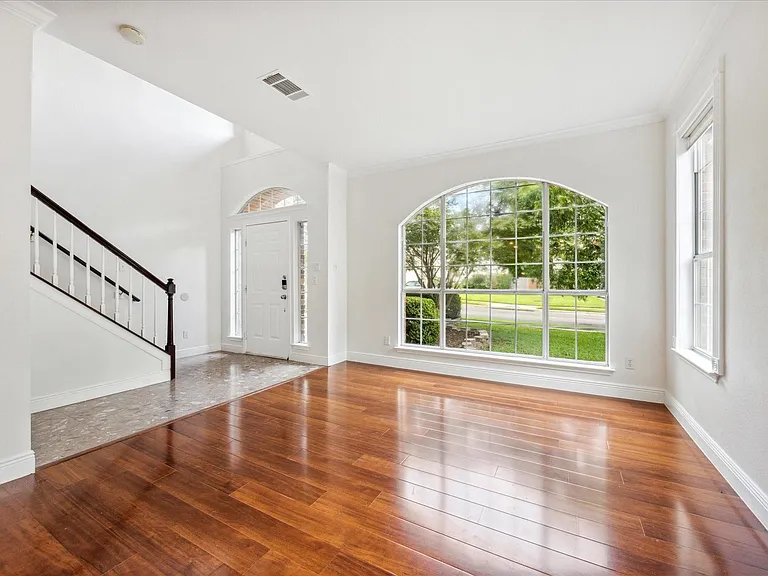 2926 Winchester Dr — Photo 17