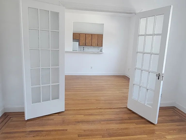 21-39 29th St #10 — Photo 9