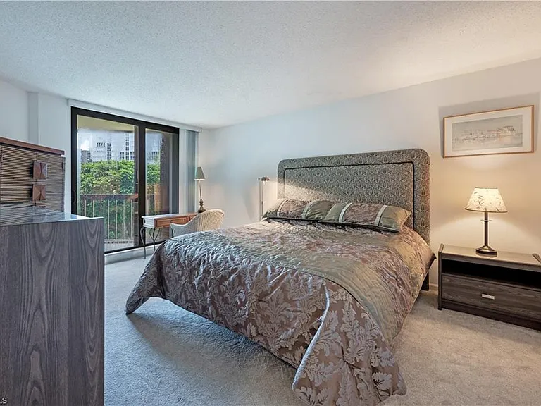 4551 Gulf Shore Blvd N #306 — Photo 25