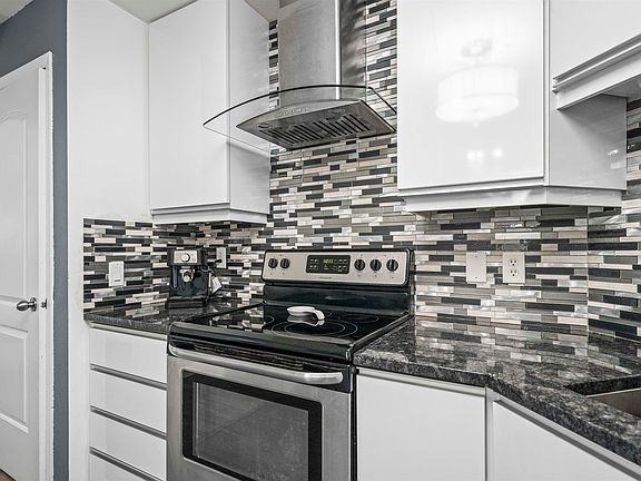 3rd image of 1625 Kings Mill Way Unit 205