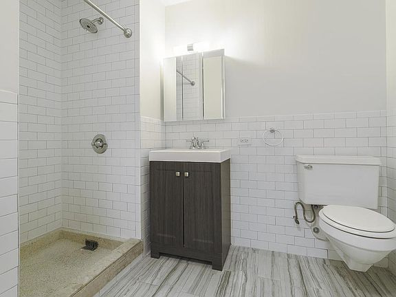 3rd image of 560 Main St APT 704