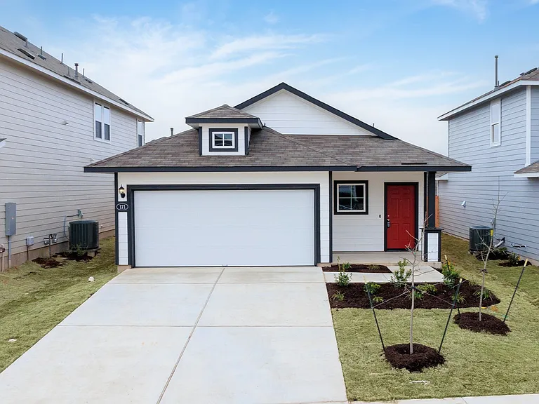 171 Haywood Mnr — Photo 1
