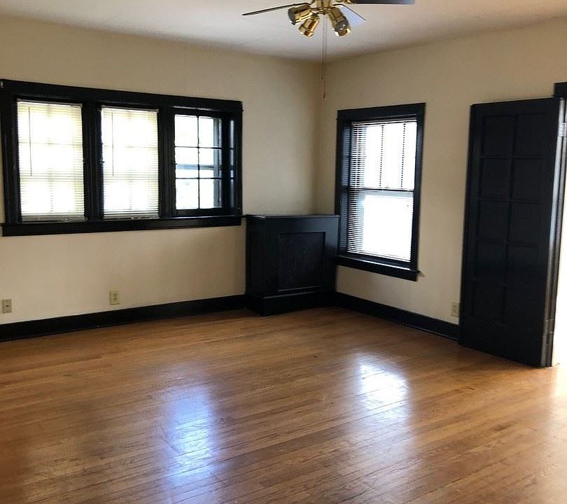 2nd image of 2563 N Farwell Ave 7-unit 7217966