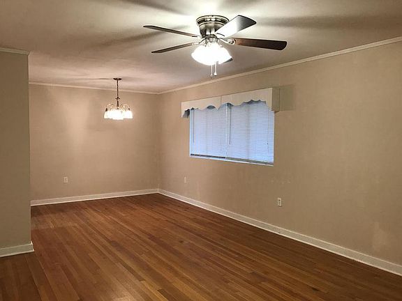 4th image of 700 Montrose Ave