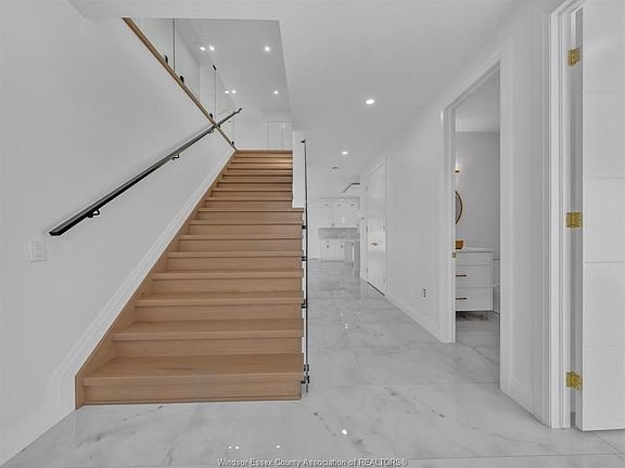 2nd image of 3672 Sutton Ave