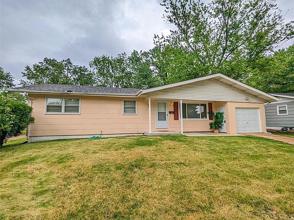2nd image of 54 Forestwood Dr