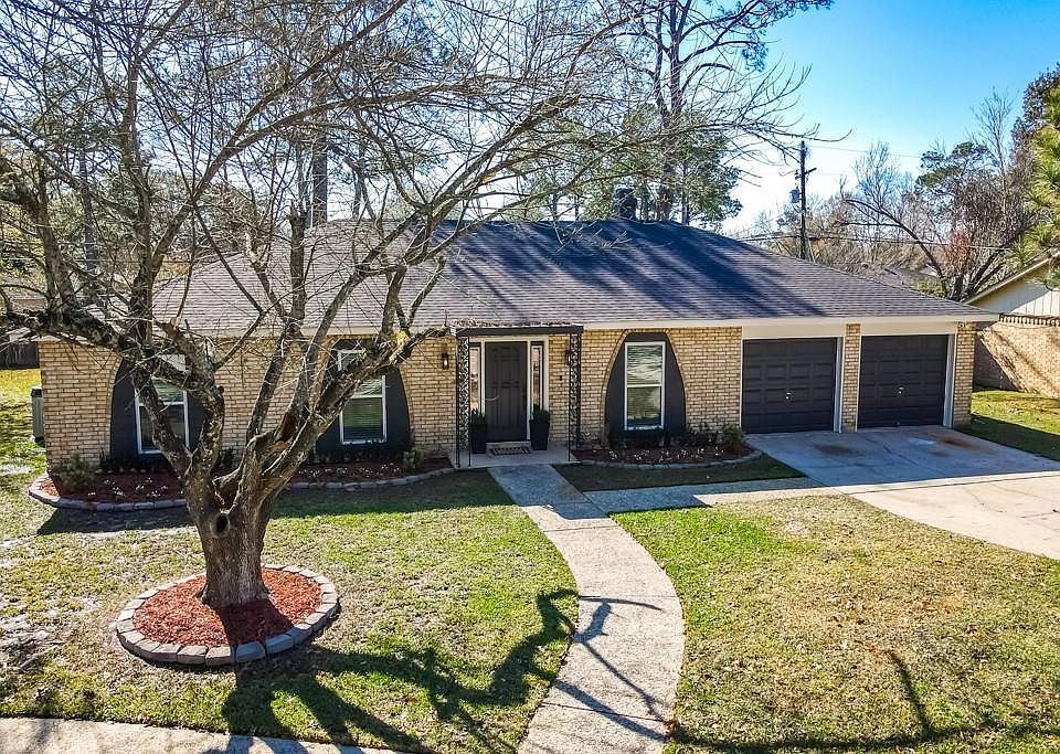 1st image of 209 Driftwood Cir