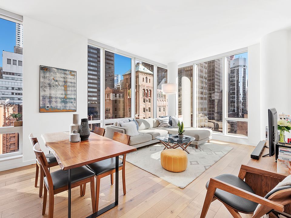 1st image of 325 Lexington Ave APT 17D