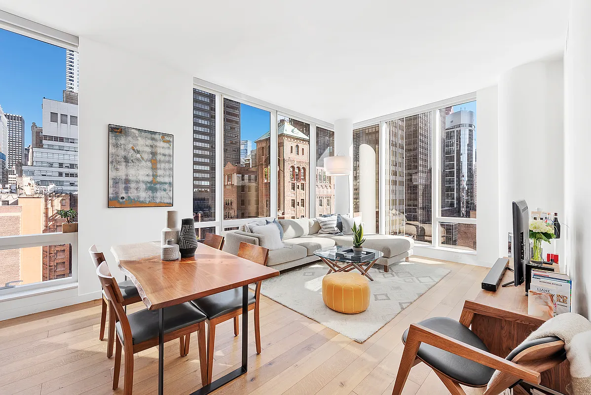 325 Lexington Avenue 17D
