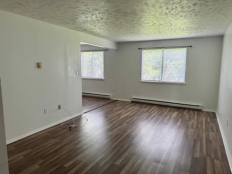 Farmington Manor — Photo 16