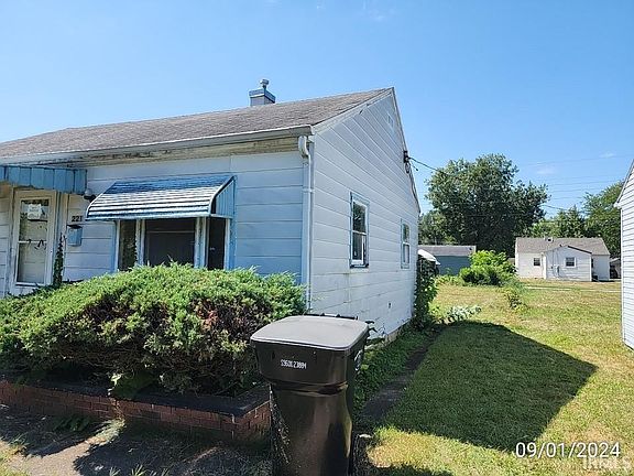 3rd image of 221 N Wellington St