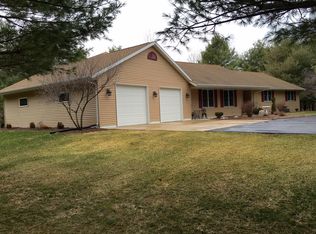 4923 Lade Beach Rd, Little Suamico, WI 54141
