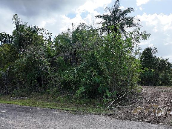 2nd image of URB. HACIENDAS DEL DORADO CALLE MAGA #80