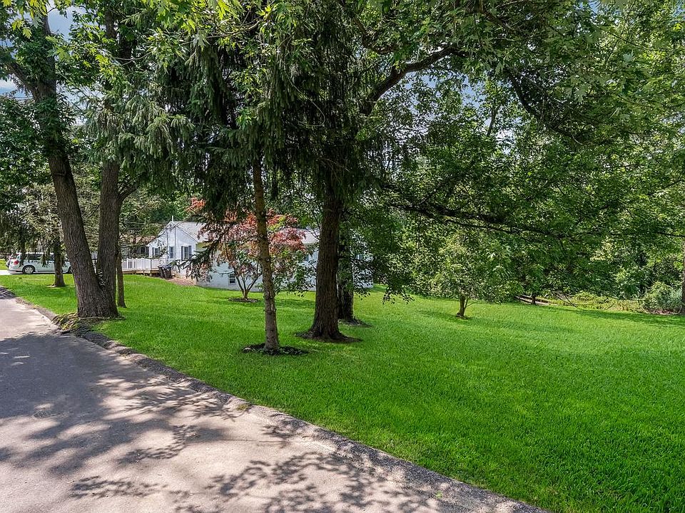 1st image of 1813 Manor Ave