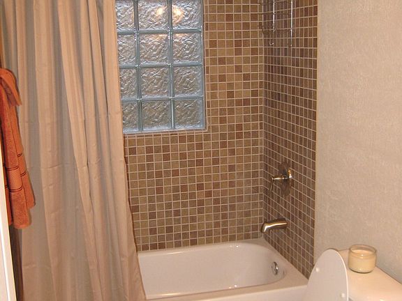 New hall bath w/ceramic surround