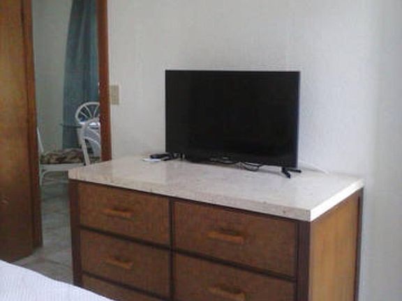 32" HDTV with cable is included.