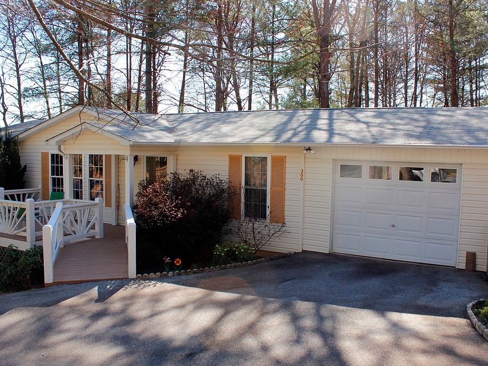 1st image of 300 Greystone Dr