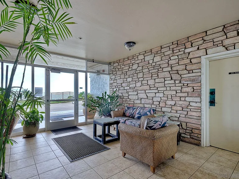 4878 Pescadero Ave #101 — Photo 34