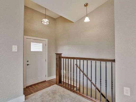 4th image of 910 E Sandalwood Cir