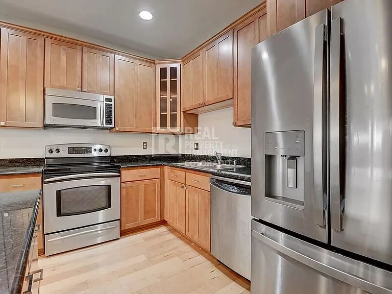 1950 N Logan St #302 — Photo 6