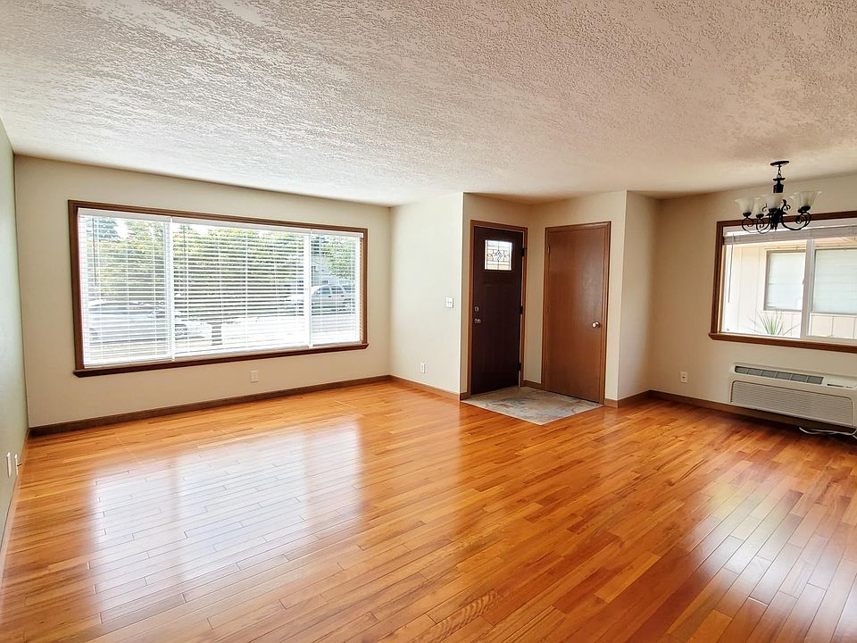 Large energy efficient windows for lots of light and a nice open feeling.