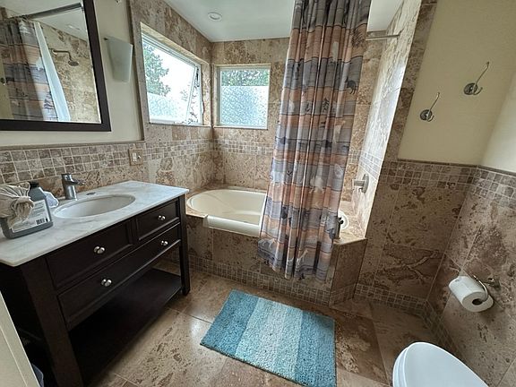 Ensuite bath, primary BR