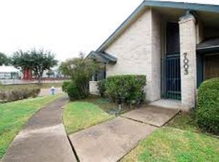 7003 Westbranch Dr, Houston, TX 77072