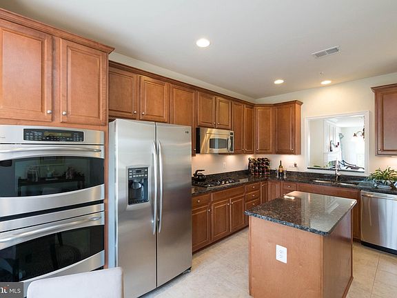 5th image of 22 Mendota Way