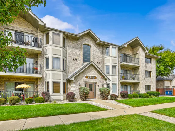 8650 Laporte Ave APT 1A, Burbank, IL 60459