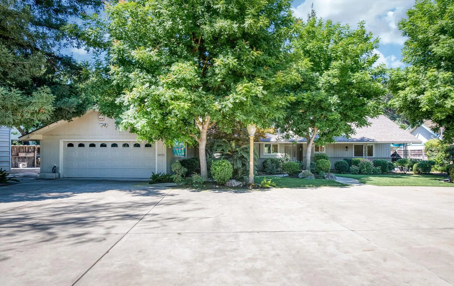 3 bed, 2375 sqft, $4,950 — Photo 4