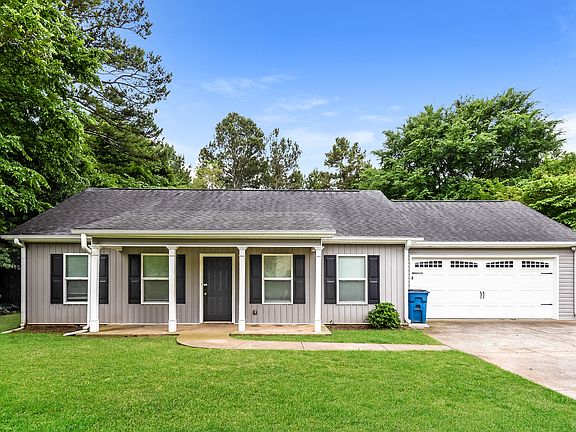 3rd image of 15 Camden Woods Dr NW