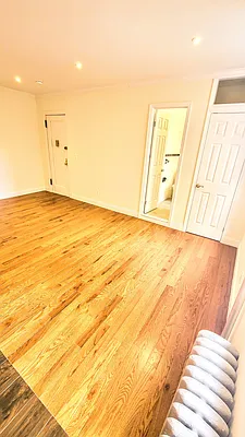 Rented by United Realty Equities | media 15