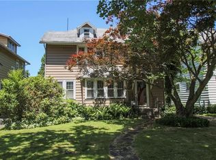 374 Farmington Rd, Rochester, NY 14609