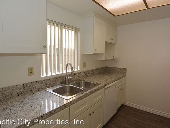 3rd image of 7921 Stark Dr APT 7