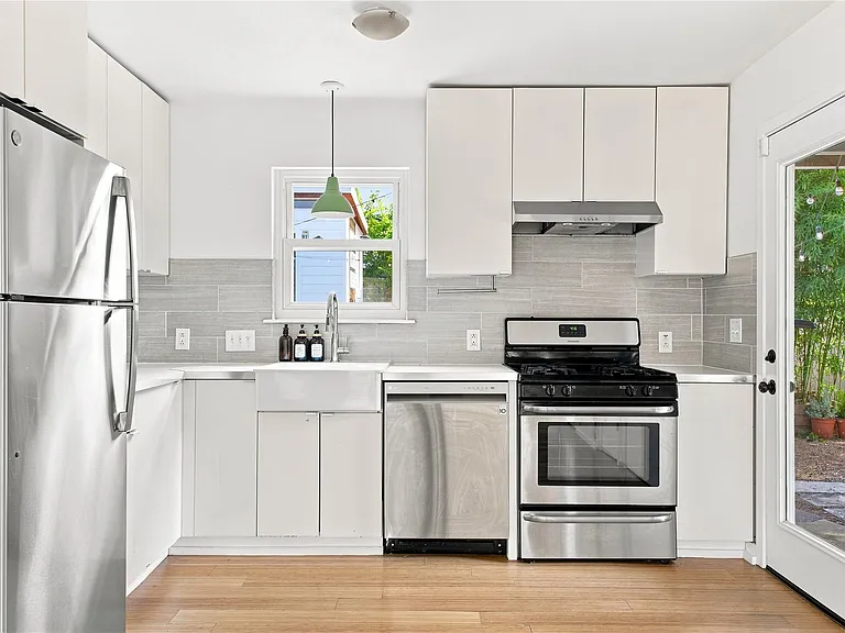 115 Frederick St — Photo 3
