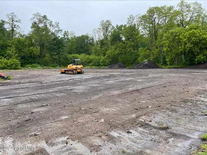3rd image of 4162 Amsterdam Road