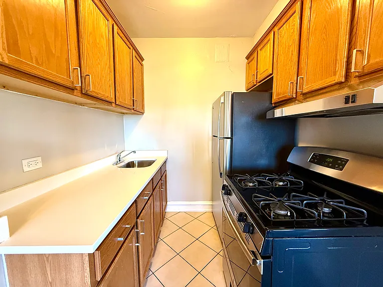1033 W Loyola Ave #501 — Photo 9