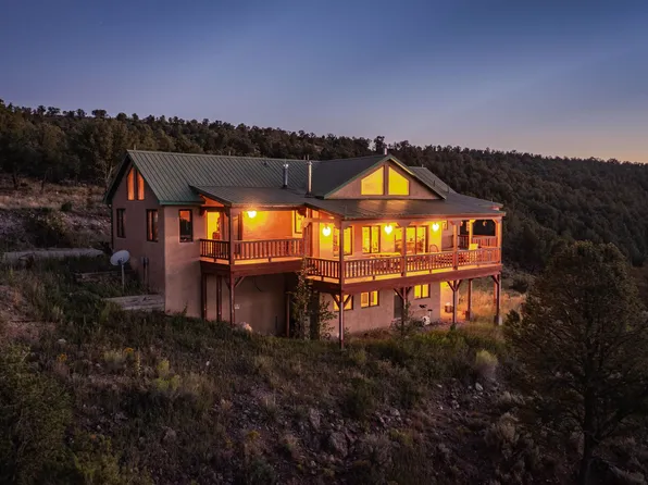 1496 A State Road 522, San Cristobal, NM 87564