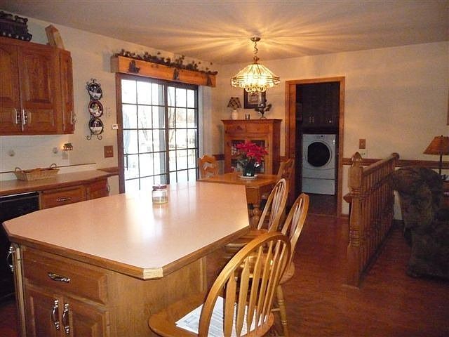 Dinette w/door to patio and fenced yard