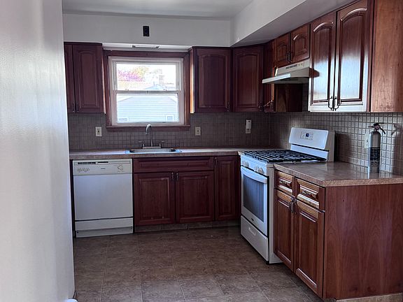 4th image of 494 Catherine St Floor 2