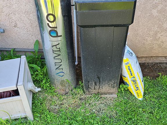 Filtration system: __Nuvia pro water softener