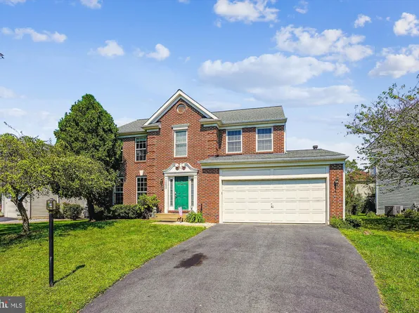 20899 Chippoaks Forest Cir, Sterling, VA 20165