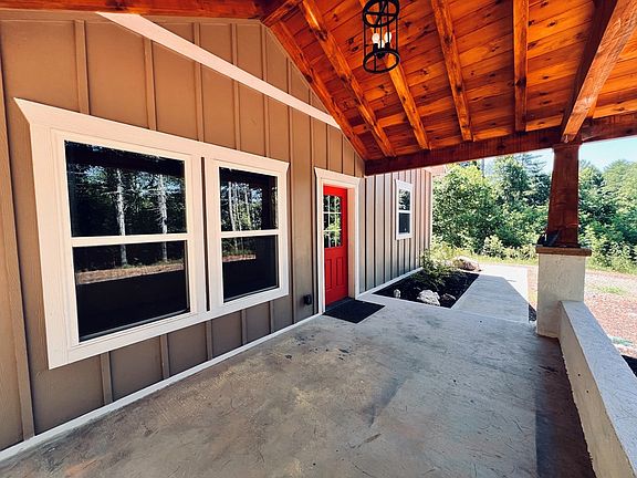 4th image of 51 Carley Dr