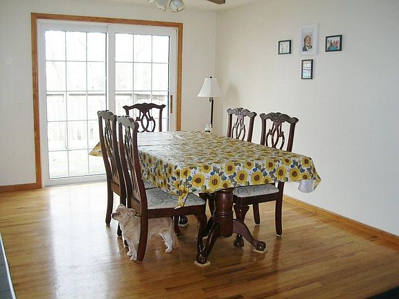 4th image of 14 Paradise Ln