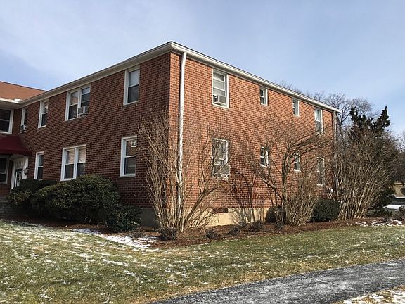 2nd image of 15 Bryant Cres