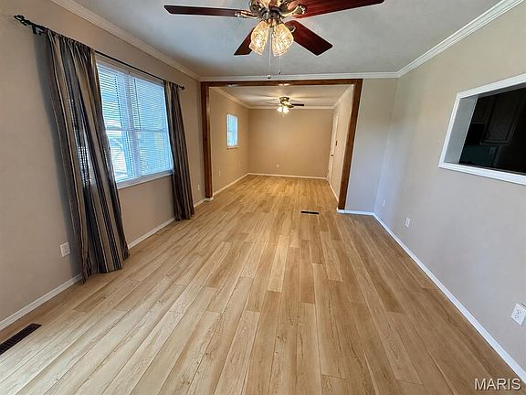 3rd image of 3020 Sycamore St