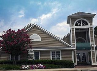 8117 Dumont Dr APT 302, Vienna, VA 22180