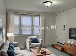 3339 W Crystal St #G, Chicago, IL 60651