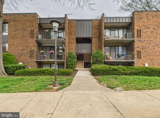 7800 Dassett Ct APT 301, Annandale, VA