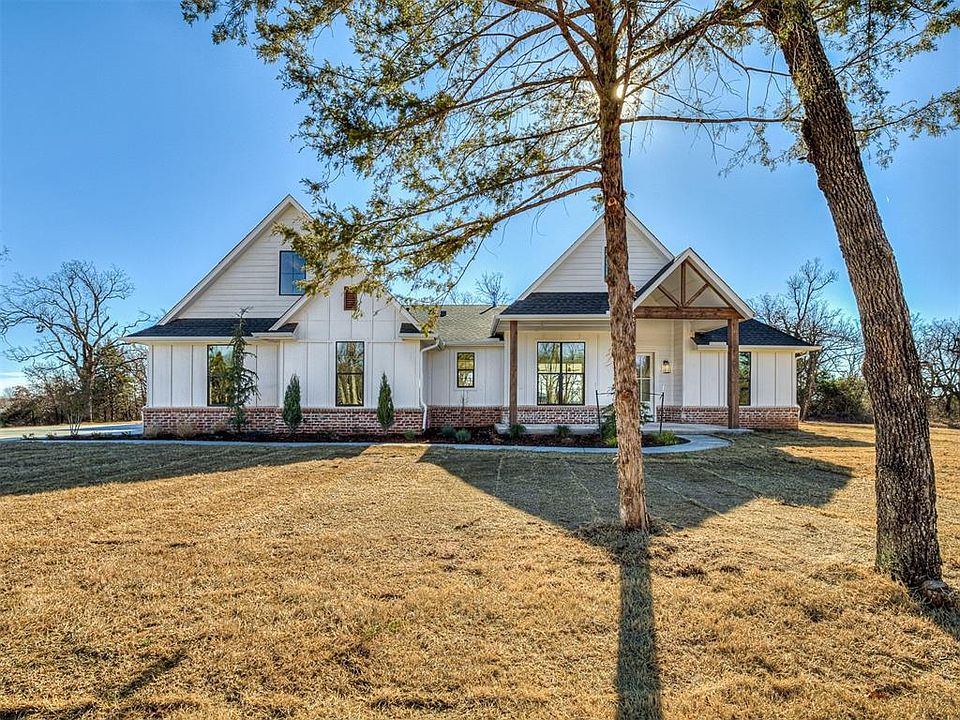 1st image of 21200 Reserve Cir